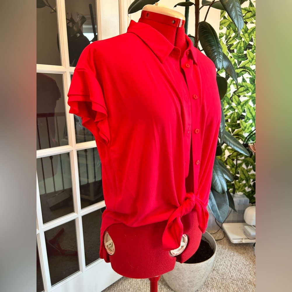 Red blouse size small - Picture 2 of 7